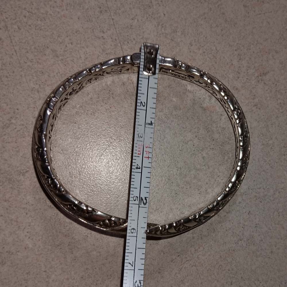 Sarda Silver Filigree Hinged Bangle Bracelet - Picture 6 of 7
